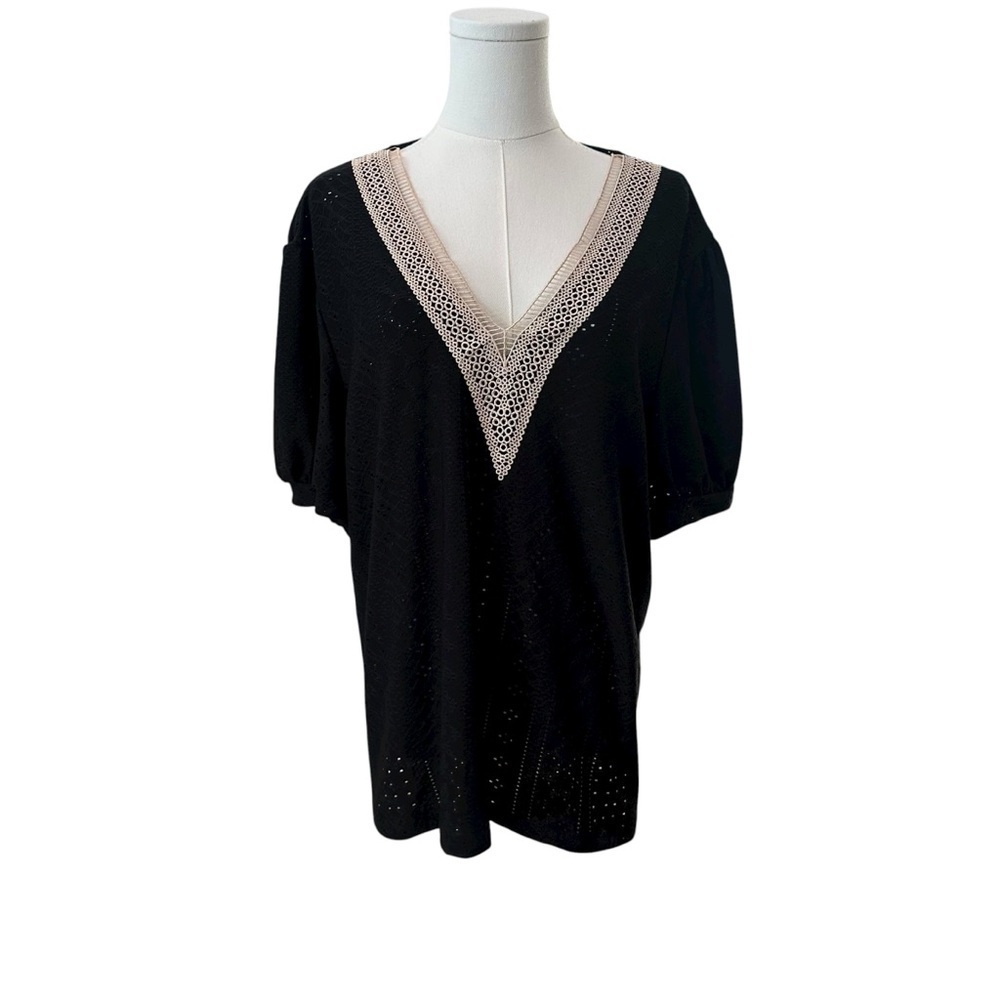Women's 1X / 2X Black Eyelet Short Sleeve Lace V-Neck PLUS Curvy Stretch Blouse - Picture 2 of 7